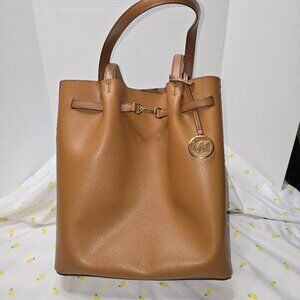 💎🔥Michael Kors Carson Large Pebbled Leather Tote Bag 💎🔥